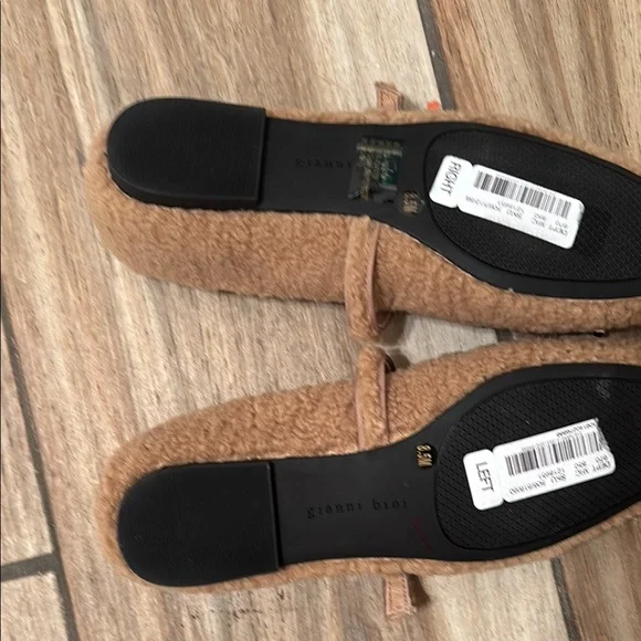 Stylish Tan fuzzy flat Mary Jane - Picture 4 of 4